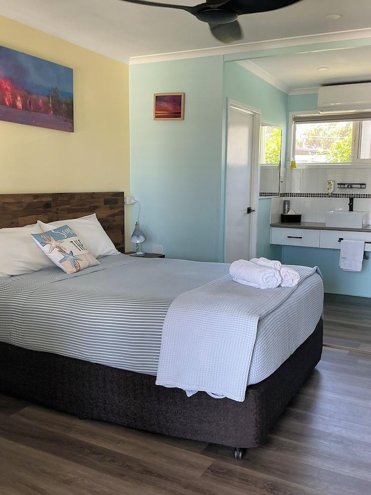 Moore Park Beach Motel