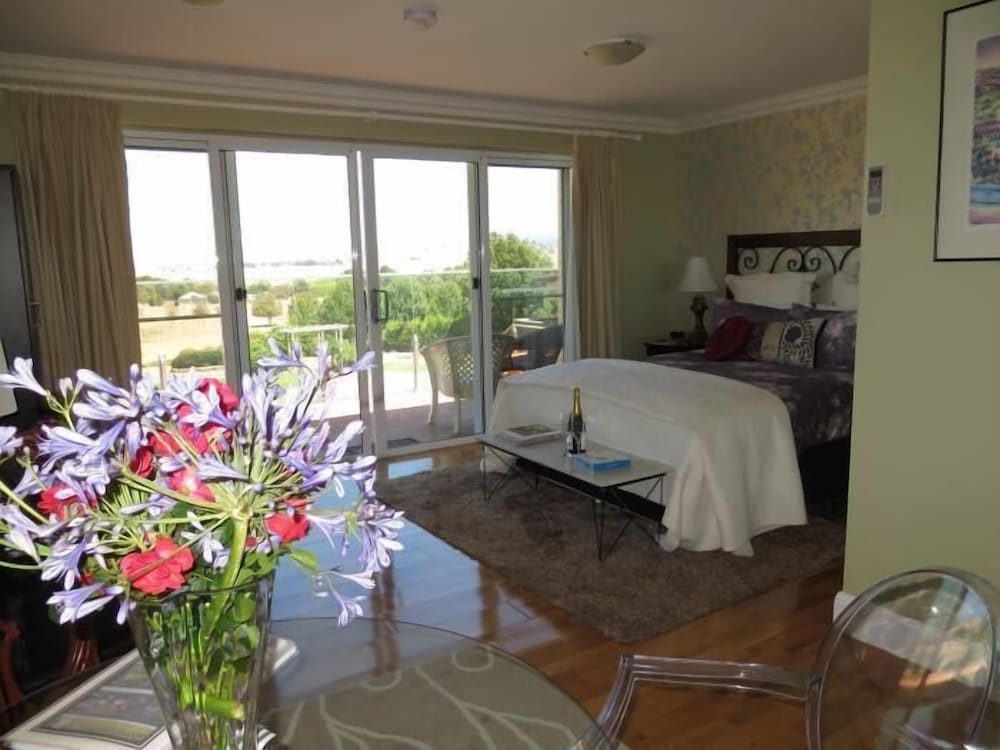 Gooromon Park Cottages