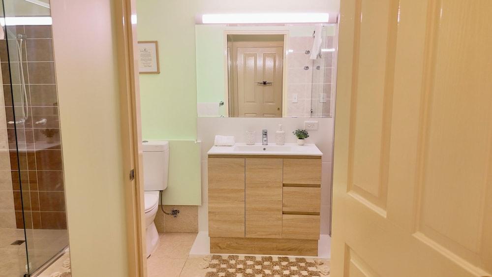 Curtis Falls Apartment