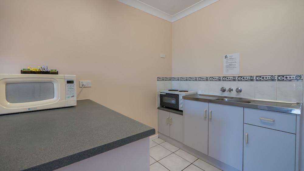 Cairns Holiday Lodge