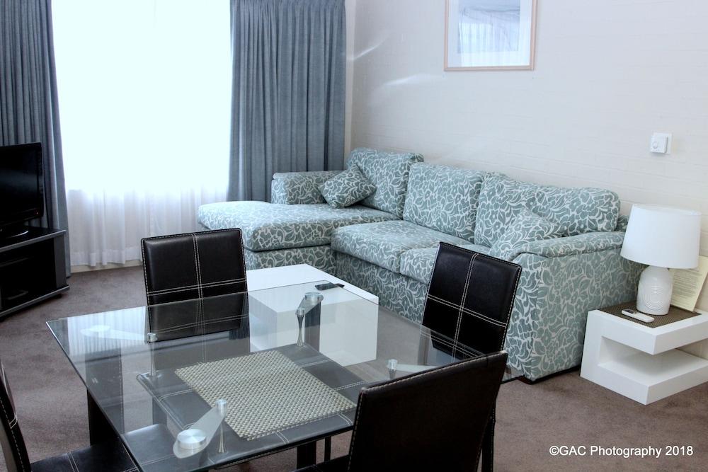 Mollymook Cove Apartments