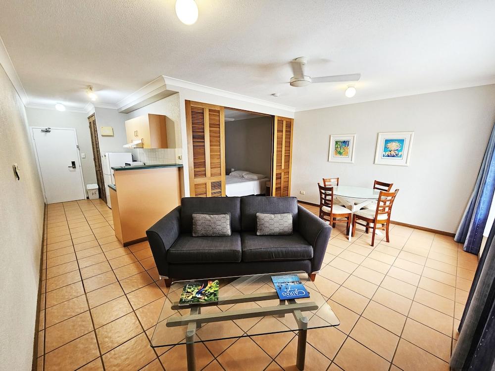 Royal Palm Villas Cairns