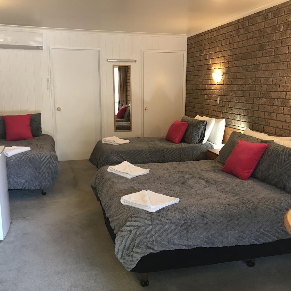 Mountain View Motor Inn & Holiday Lodges