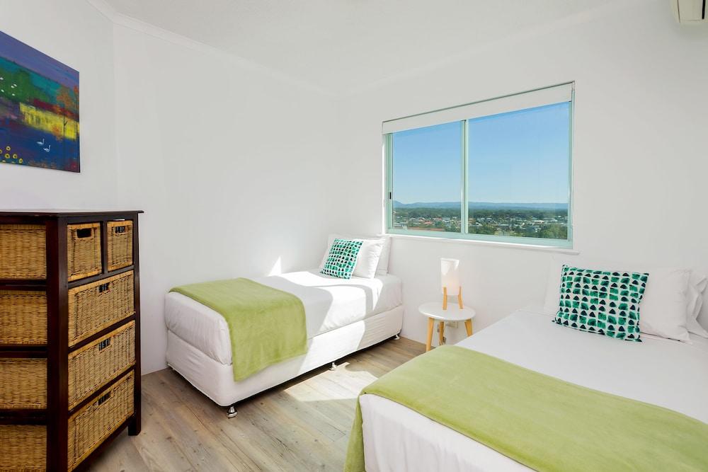 The Waterford on Main Beach