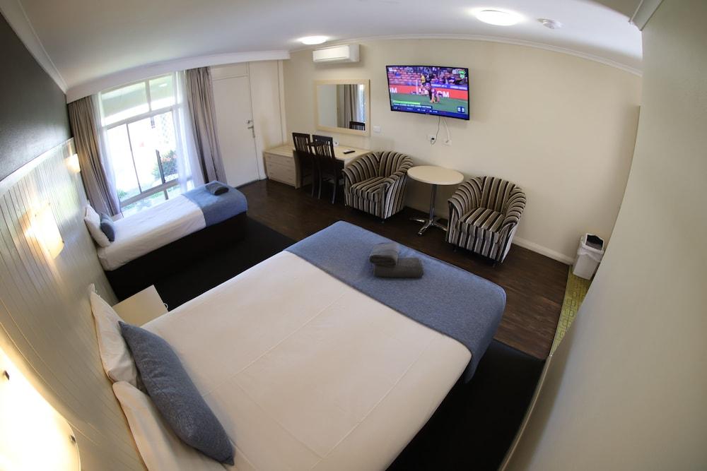 Sleepy Hill Motor Inn