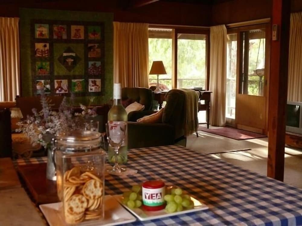 The Burrow At Wombat Bend