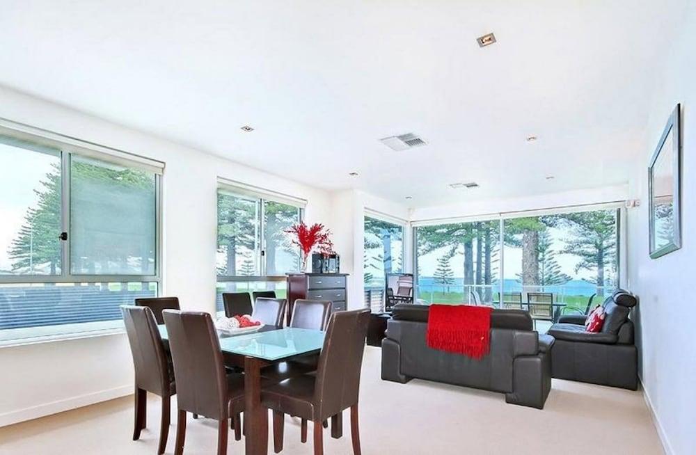 Breeze Beachfront Apartments