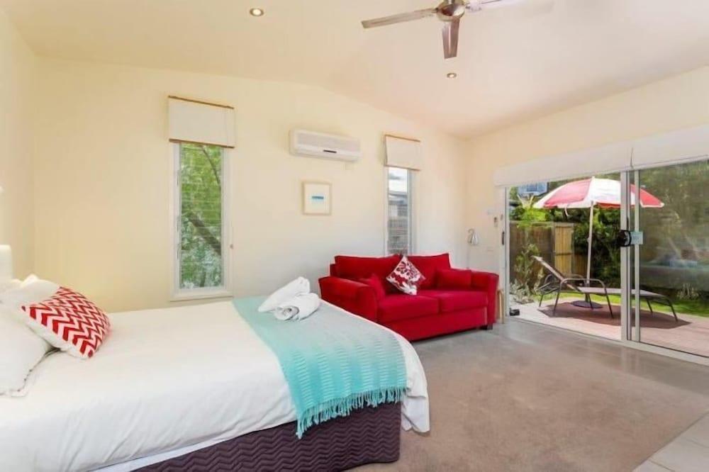 Springtide Studio Apartments