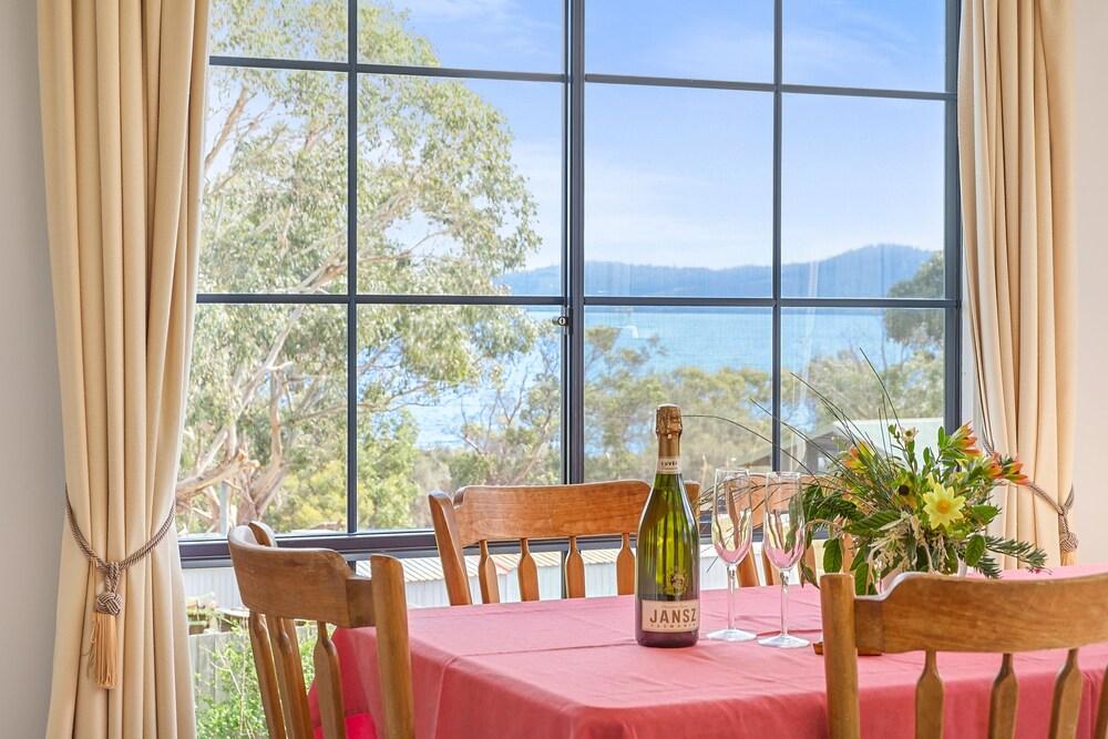 Omaroo Cottage Bruny Island