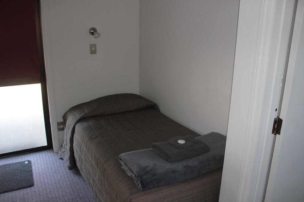 Centennial Court Hotel