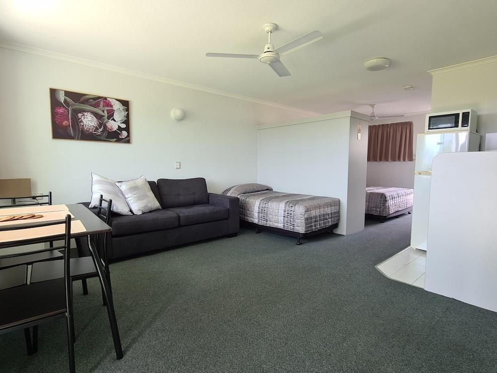 Reef Adventureland Motor Inn