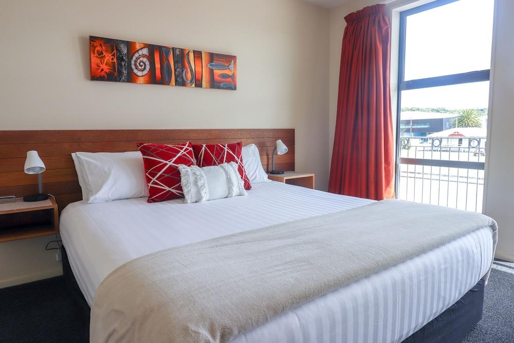 Coleraine Suites & Apartments