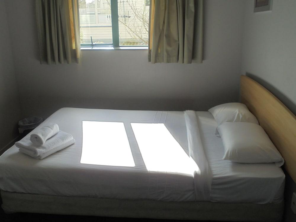 Utopian Motel Taupo - Hostel