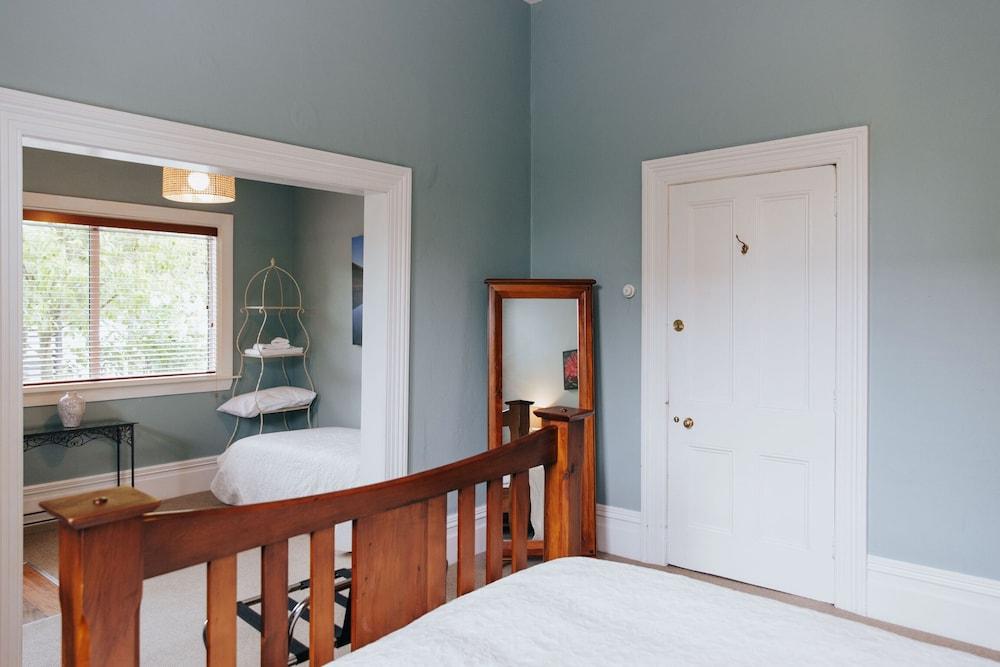 Pomeroy's on Kilmore