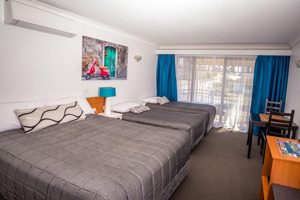 Town Beach Motor Inn