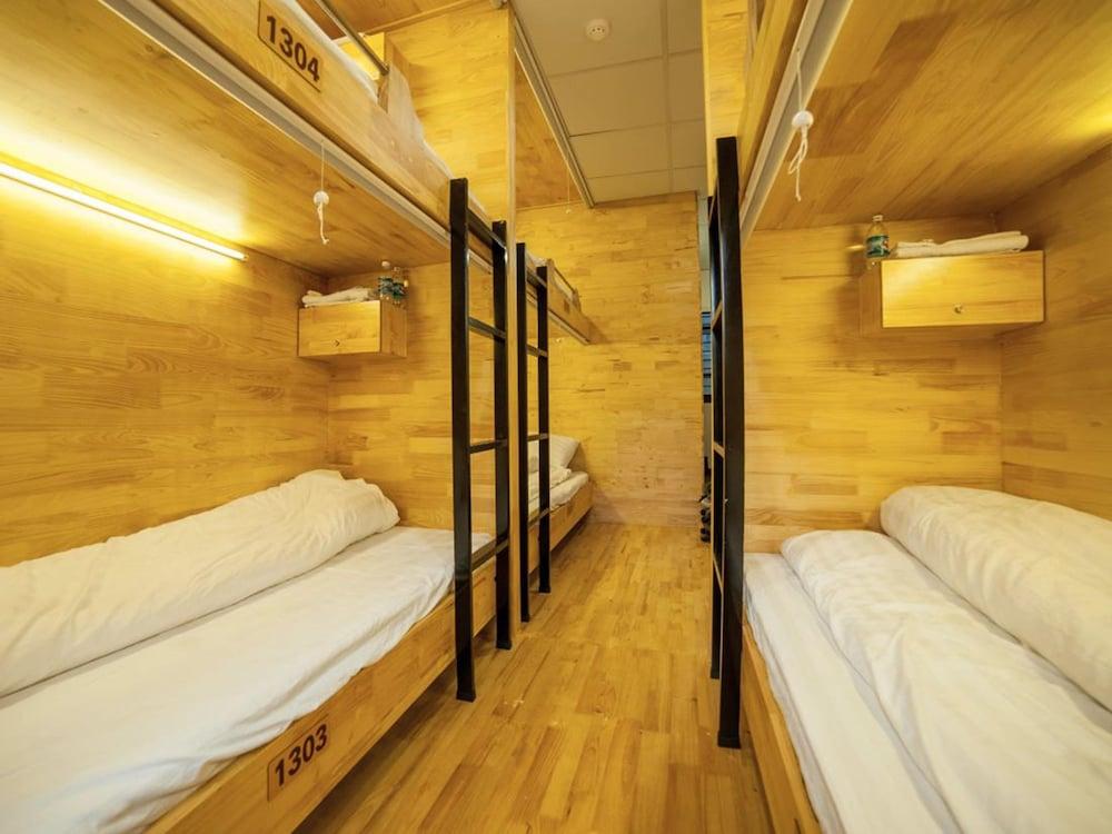 Box Hotel