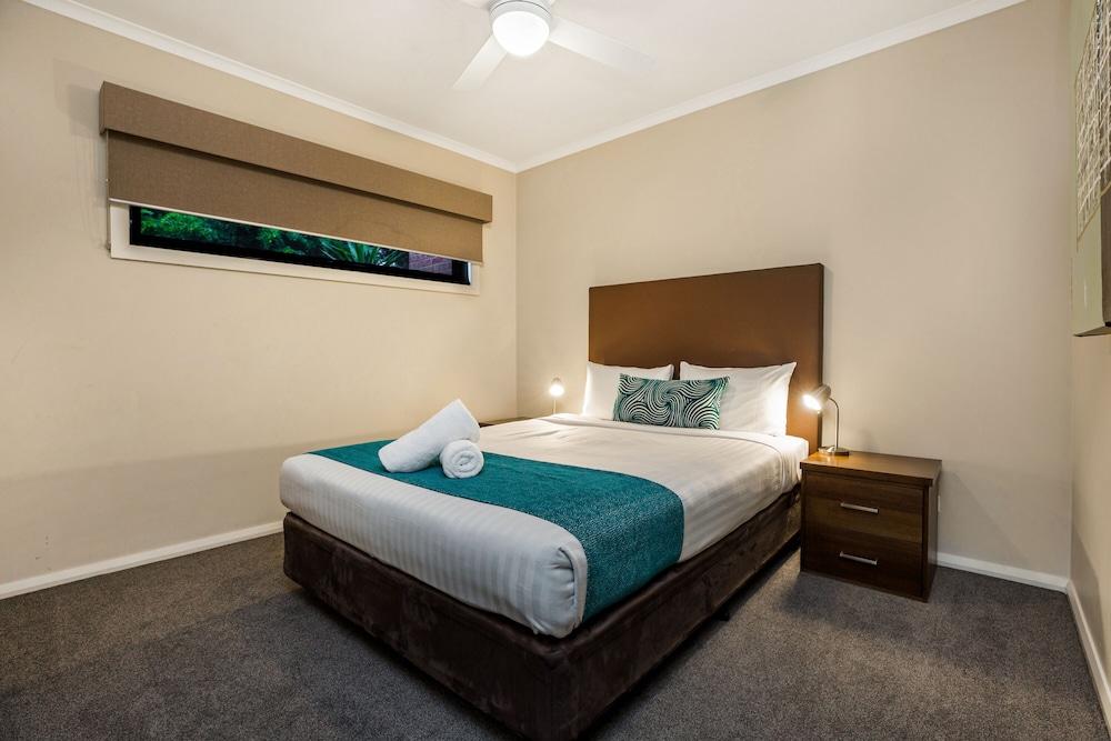 National Hotel Complex and Bendigo Central Apartments