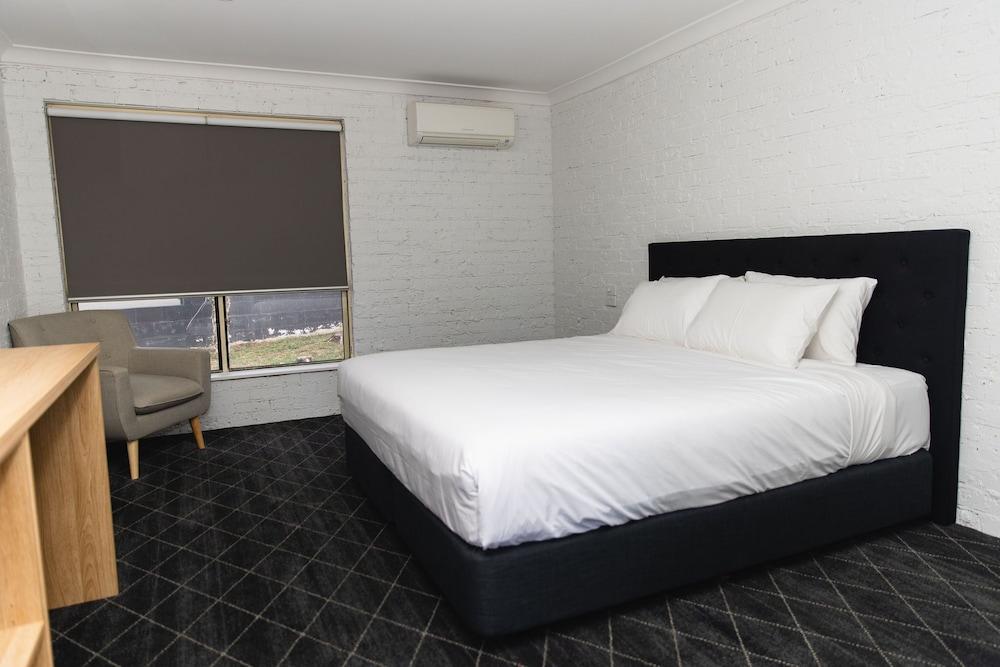 Lakeview Hotel Motel