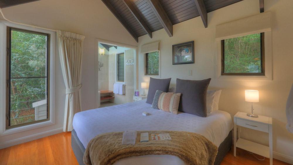 Misty View Cottages Montville