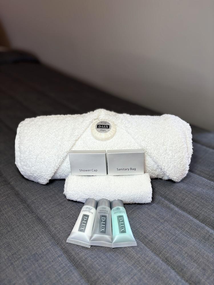 Mayfair Motel Emerald