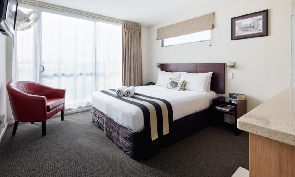 Focus Motel And Executive Suites