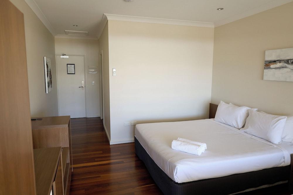 The Australian Hotel Motel Dalby