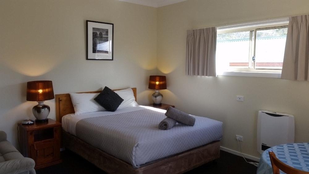 Wintersun Gardens Motel