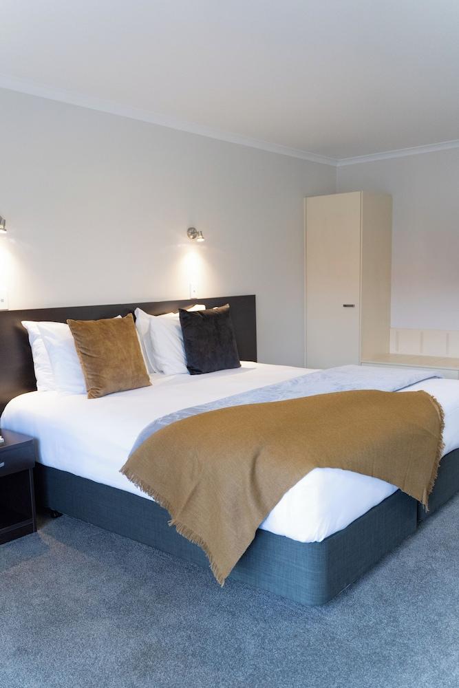 Pacific Coast Motor Lodge