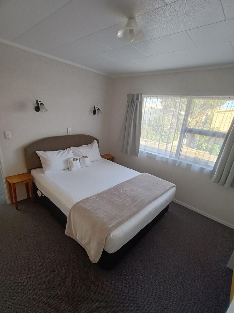 Opononi Lighthouse Motel