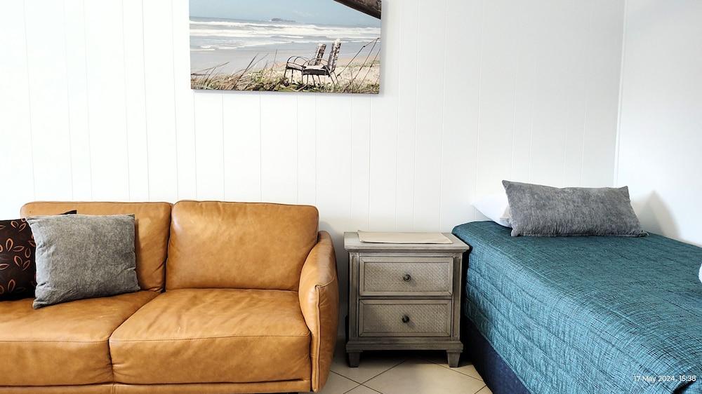 Pacific Palms Motor Inn