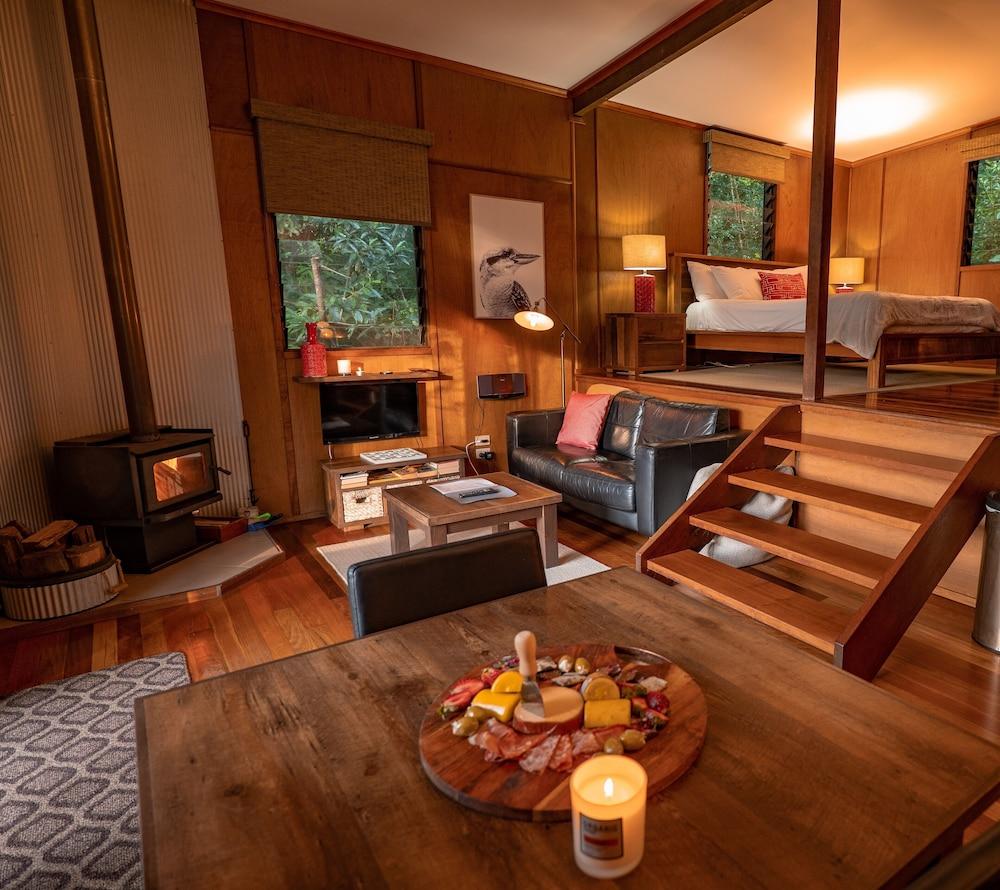 Whispering Valley Cottage Retreat