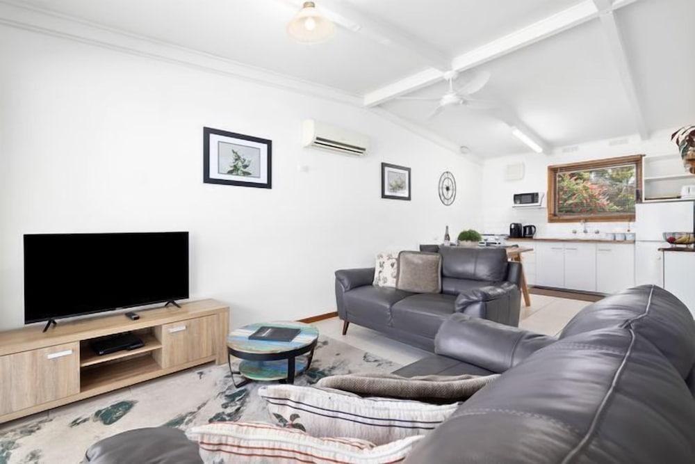 Halls Haven Holiday Units