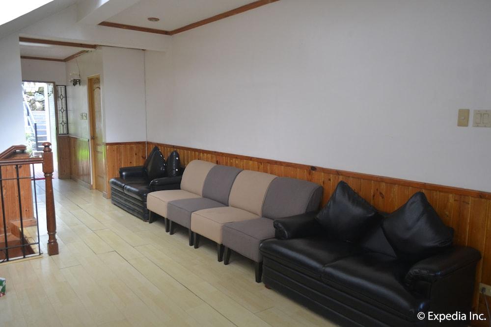 Chateau Beatrice Bed & Breakfast