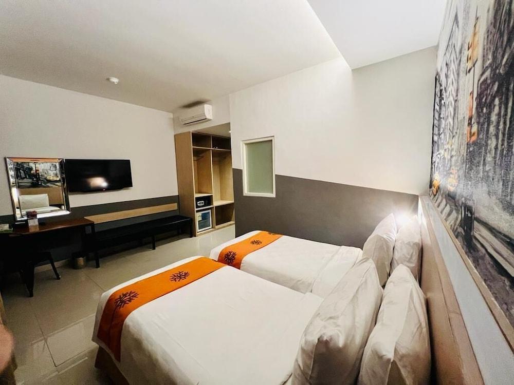 Avira Hotel Makassar