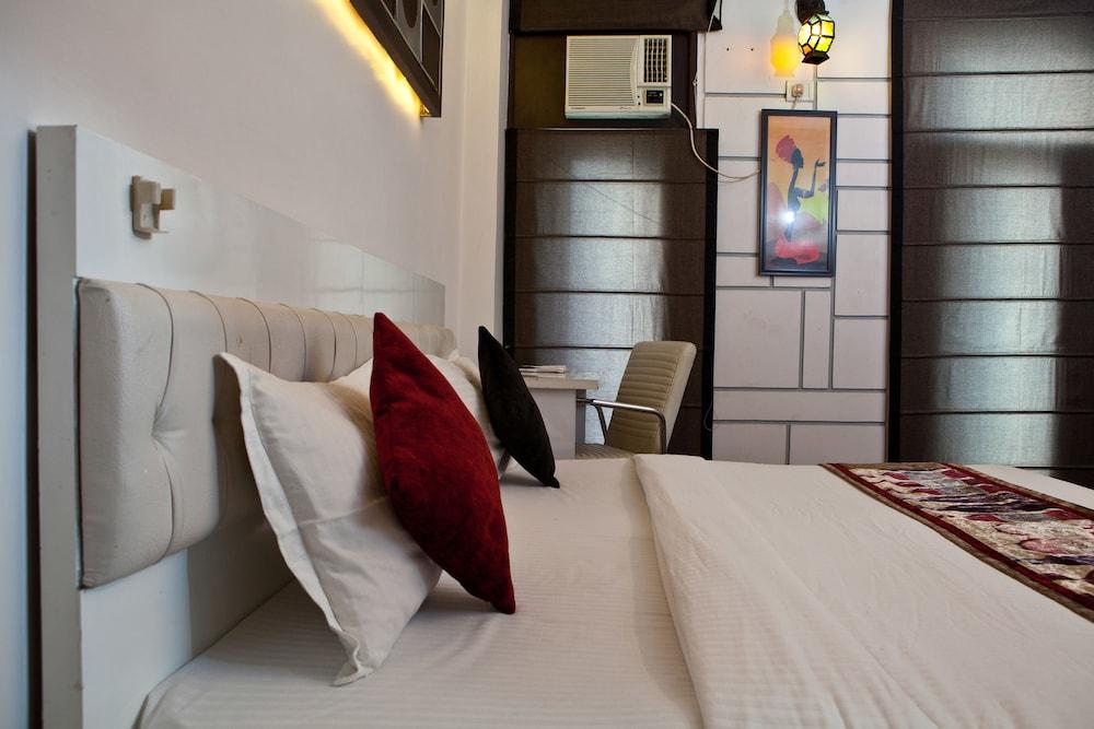 OYO 319 Rk Residency