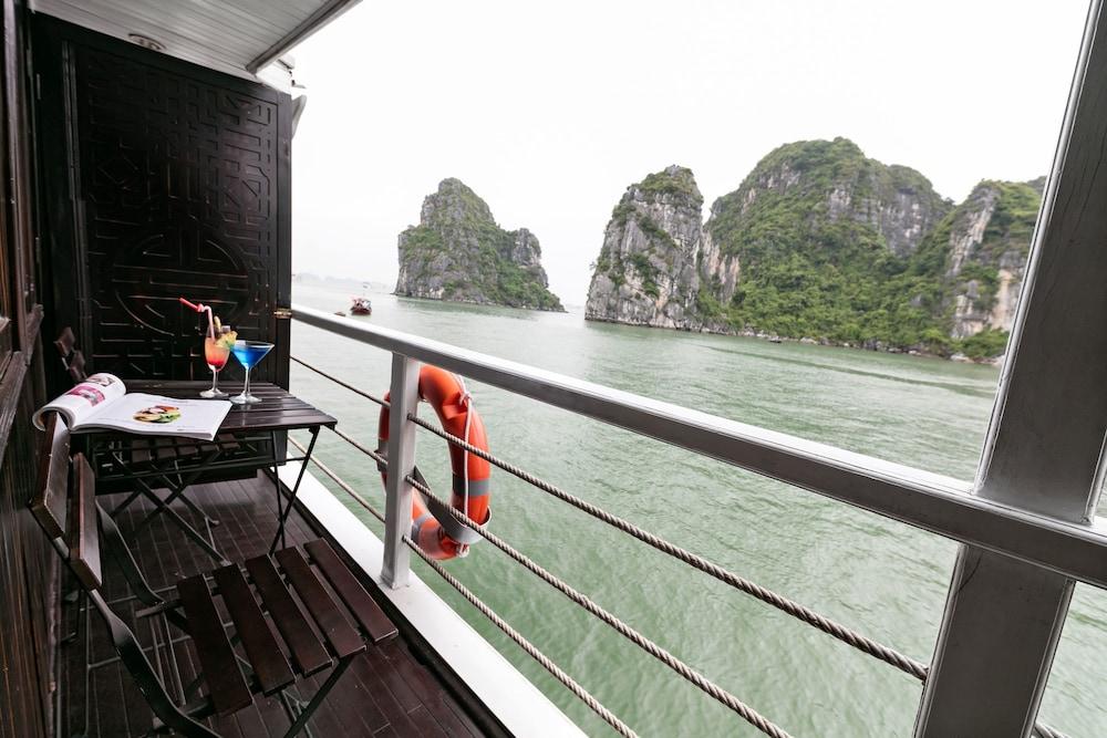 Halong Carina Cruise