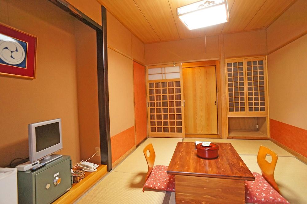 Hot Spring Inn Banya