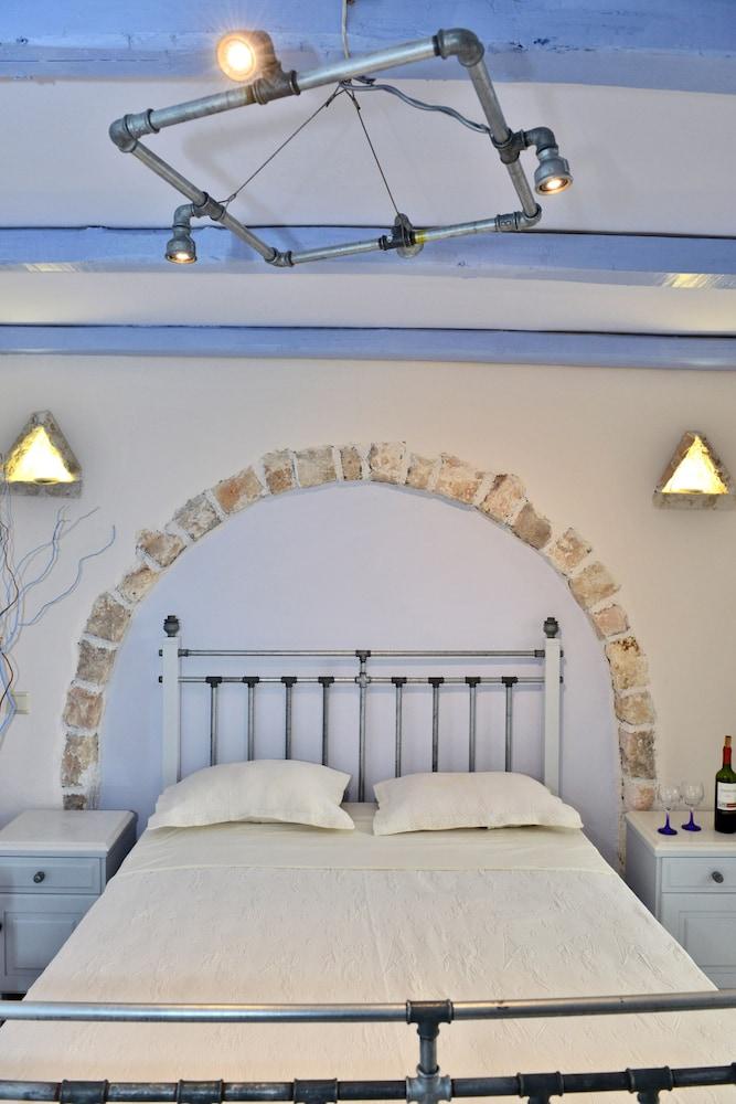 Santa Katerina Studios & Apartments