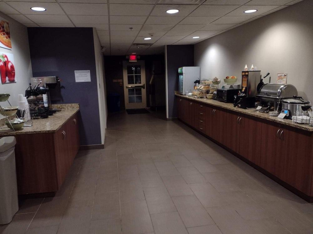 Quality Inn & Suites Caldwell I-77