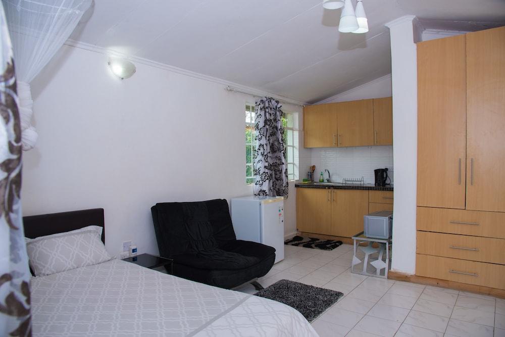 Spendwise Lodge and Apartments