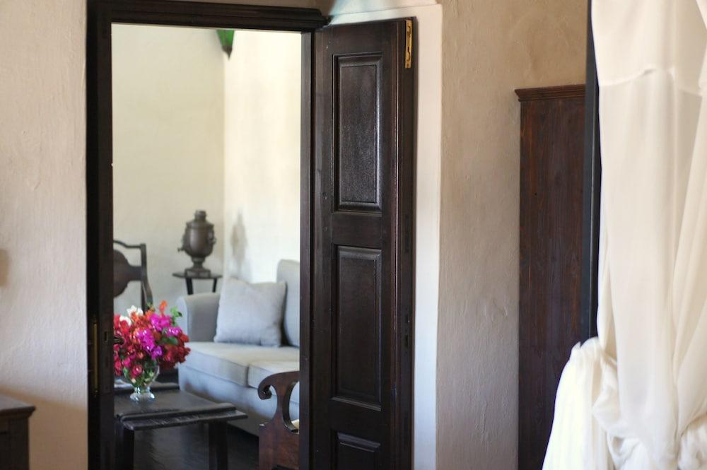 Santorini Heritage Villas & Mansions