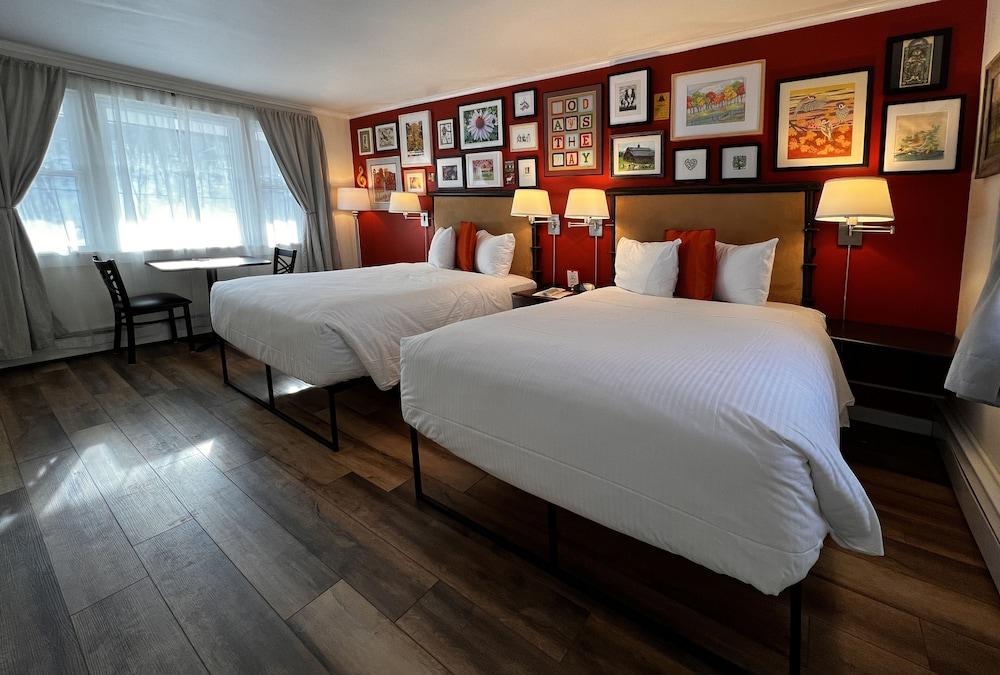 Sleep Woodstock Motel