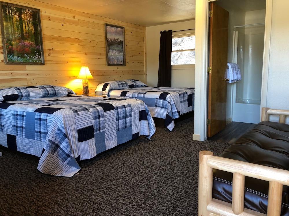 Mountain View Lodge & Cabins