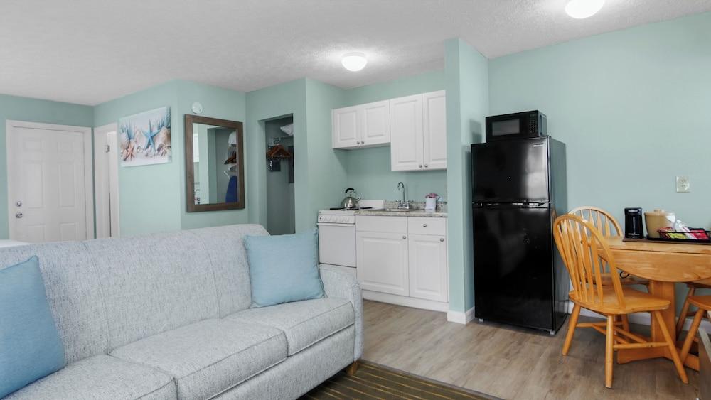 Ocean Court Beachfront Hotel