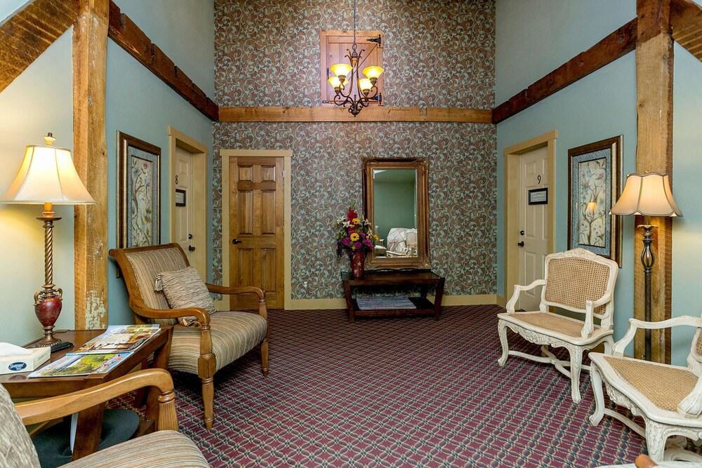 Zuber's Homestead Hotel