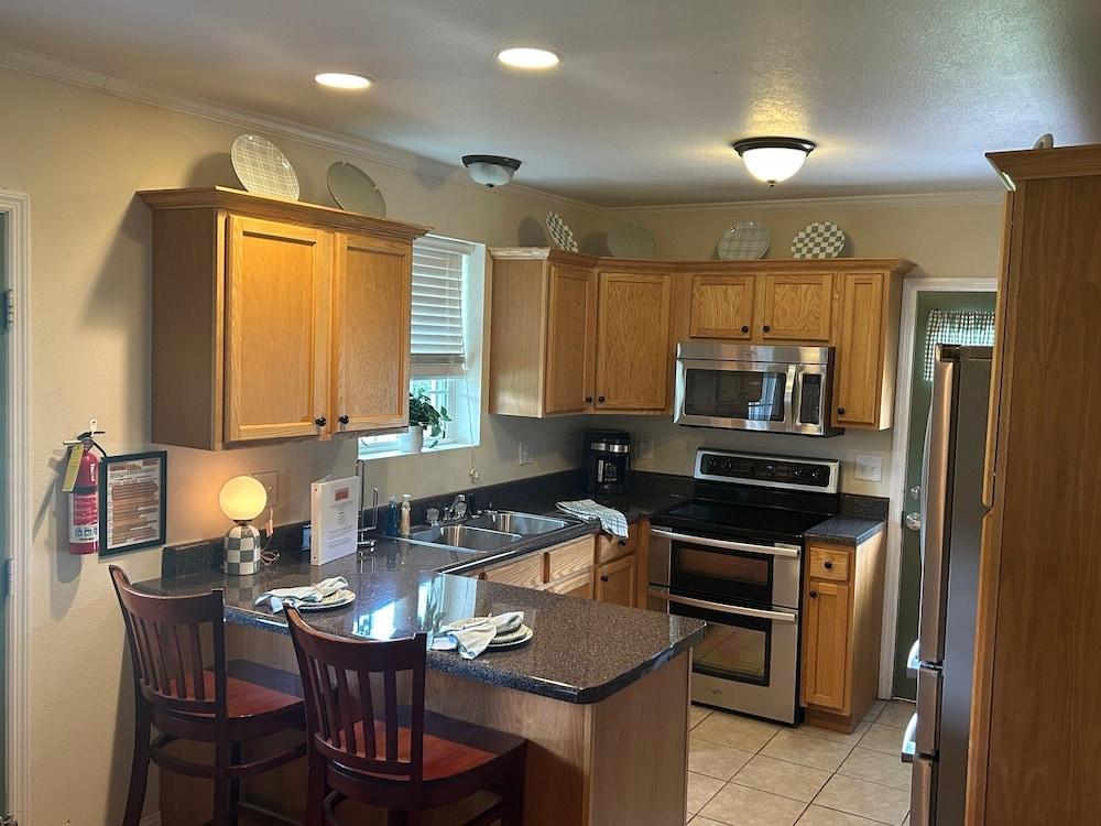 Mountain Cove Farms Resort