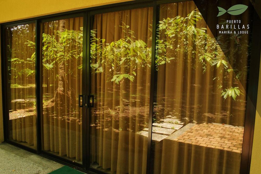 Puerto Barillas Marina & Lodge