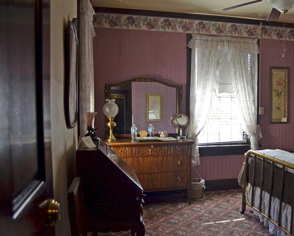 Historic National Hotel