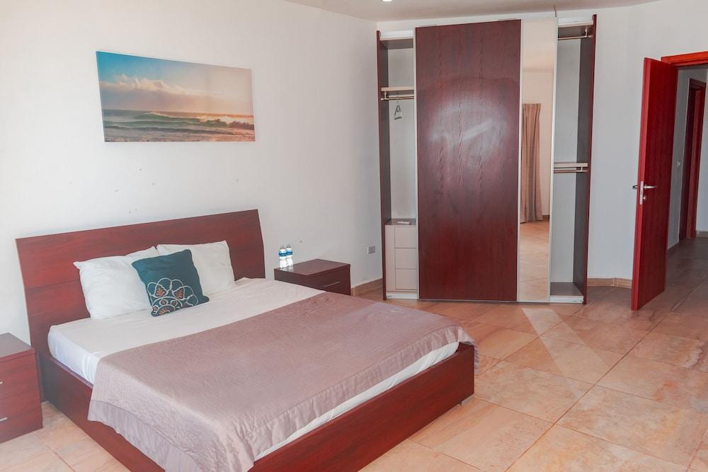 Las Palmas Beach Hotel