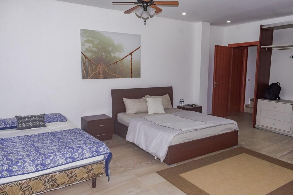 Las Palmas Beach Hotel